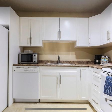 Downtown River Valley Bachelor Suite Condo, Non Smoking, 12 Inches Queen Bed, Beautiful Minimalist, Very Convenient Every Where Edmonton Zewnętrze zdjęcie