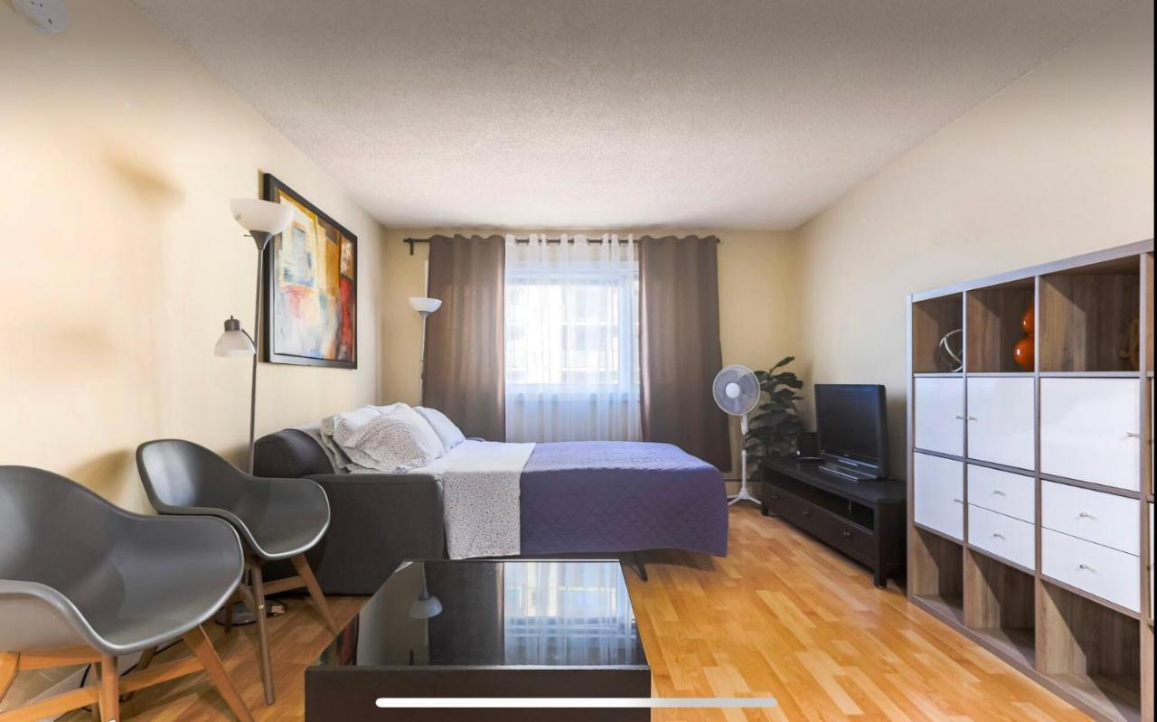 Downtown River Valley Bachelor Suite Condo, Non Smoking, 12 Inches Queen Bed, Beautiful Minimalist, Very Convenient Every Where Edmonton Zewnętrze zdjęcie