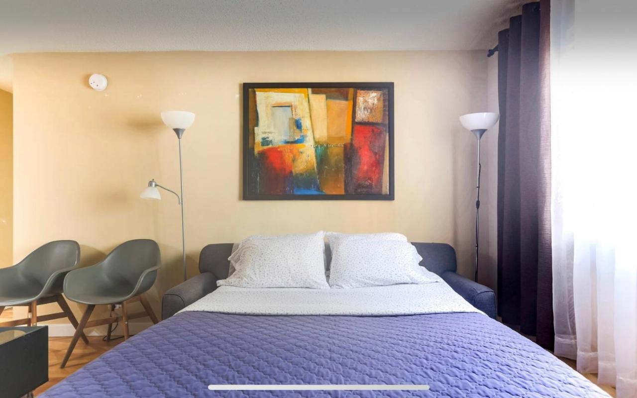 Downtown River Valley Bachelor Suite Condo, Non Smoking, 12 Inches Queen Bed, Beautiful Minimalist, Very Convenient Every Where Edmonton Zewnętrze zdjęcie