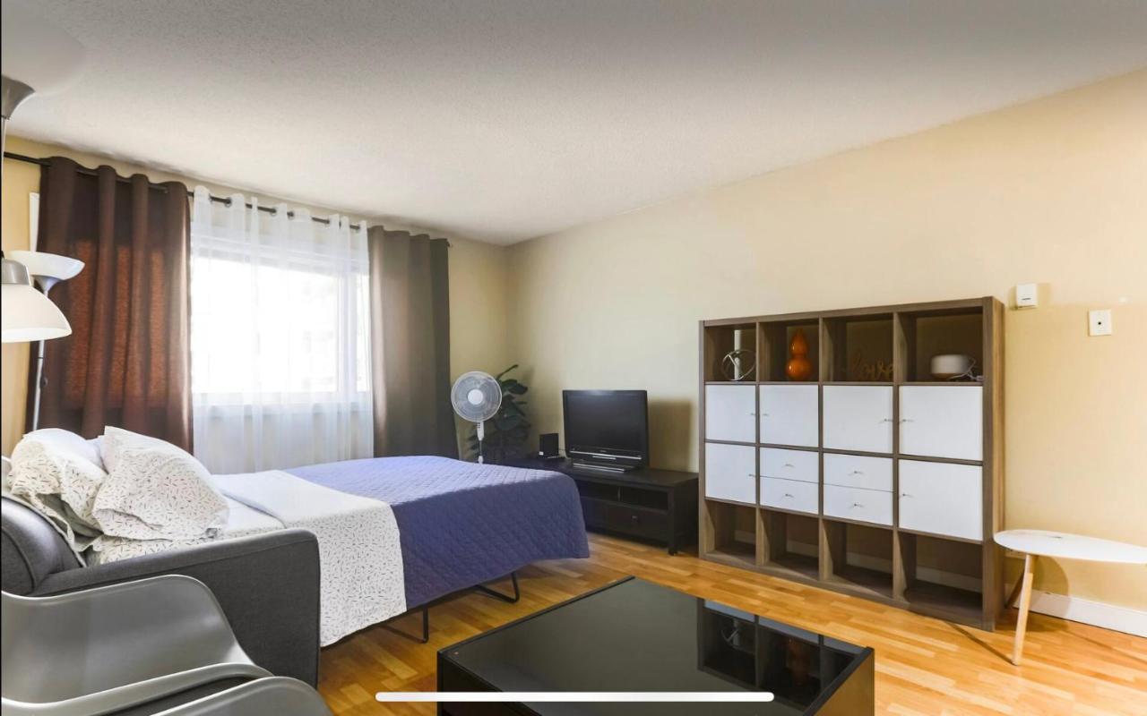 Downtown River Valley Bachelor Suite Condo, Non Smoking, 12 Inches Queen Bed, Beautiful Minimalist, Very Convenient Every Where Edmonton Zewnętrze zdjęcie